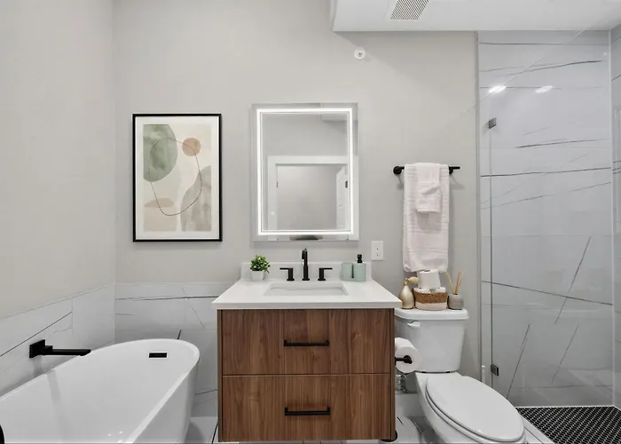 Sage Sanctuary 2bd Townhouse Free Parking Apartment *