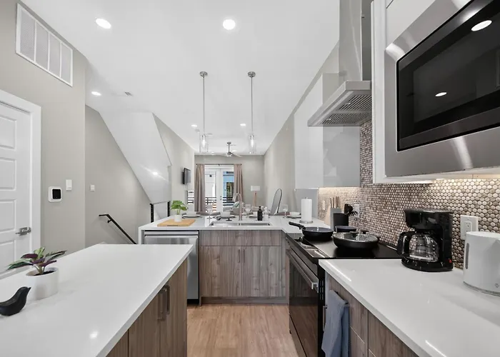Sage Sanctuary 2bd Townhouse Free Parking